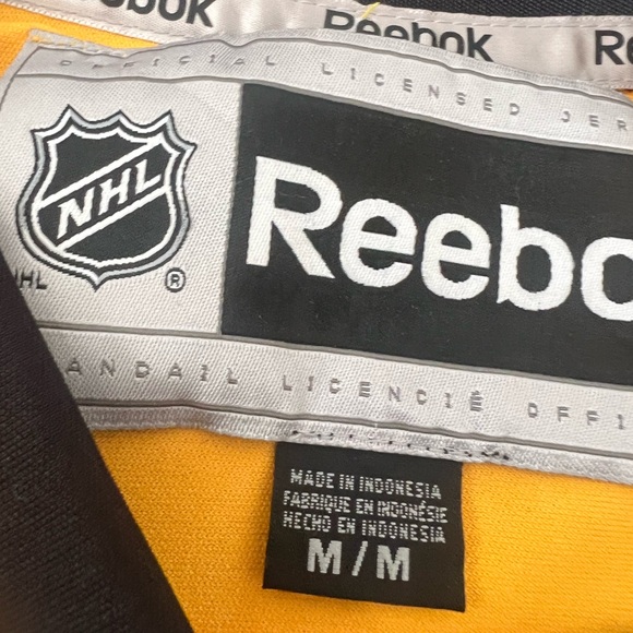 Boston Bruins Hockey Jersey #19 Seguin - Picture 4 of 5